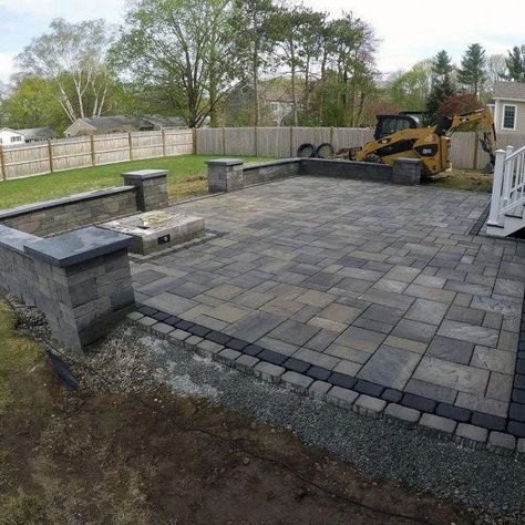 Paver Patio Ideas, Stone Patio Designs, Pavers Backyard, Paver Designs, Patio Layout, Brick Patio, Patio Pavers Design, Concrete Patios, Patio Deck Designs