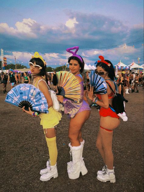 Foam Festival Outfit, Rave Group Outfit Themes, Rave Outfit Ideas Hard Summer, Edc Theme Outfits, Edc Group Outfits Ideas, Duo Rave Outfits, Rave Group Outfits Ideas, Animal Rave Outfits, Rave Festival Outfit Ideas Edm