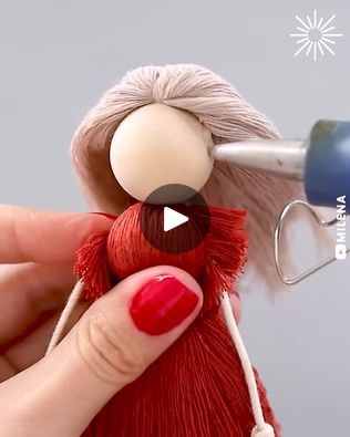 Lovely dolls made out of thread 😍 | Lovely dolls made out of thread 😍 | By Makeup  KimiFacebook Making Doll Hair With Yarn, Yarn Doll Hair, Diy Yarn Dolls, Anchor Threads, Yarn Dolls, Diy Yarn, Clothespin Dolls, Pin Doll, Witch House