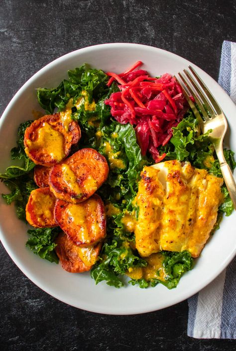 Cod Lunch Recipes, Fish With Sweet Potato, Cod And Sweet Potato Recipes, Fish Sweet Potato Recipes, Cod Sweet Potato, Sweet Potato And Fish, Fish And Sweet Potato Recipes, Summer Pescatarian Recipes, Pescatarian Bowls