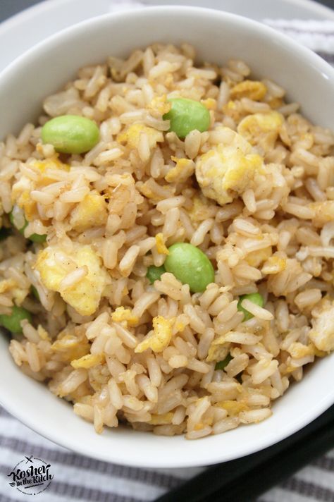 Fried Brown Rice with Edamame - Kosher In The Kitch! Rice With Edamame, Edamame Fried Rice, Edamame Rice Recipes, Garlic Cauliflower, Artist Desk, Fried Rice With Egg, Peas And Carrots, Crispy Garlic, Kid Recipes