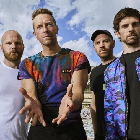 El Grupo Britanico Coldplay estrenará «Feels Like I-m Falling in Love»: El primer adelanto de Moon Music #Coldplay #MoonMusic #feelslikeimfallinginlove #StingrayMagazine #StingrayFM Coldplay Tickets, Enya Music, Psy Gangnam Style, Hymn For The Weekend, Coldplay Music, Jonny Buckland, Coldplay Concert, Swedish House Mafia, Robin Thicke