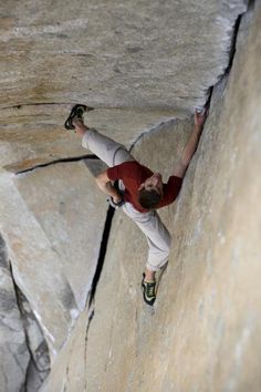 Alex Honnold is an A Yosemite Climbing, Solo Climbing, Alex Honnold, Free Climbing, Mountaineering Climbing, Sport Climbing, Climbing Gear, Going Solo, Rock Climbers