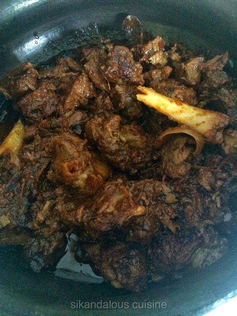 Sikandalous Cuisine: Chettinad Mutton Fry - Uppu Kari Chettinad Food, Indian Mutton Recipes, Mutton Fry, Fish Dishes Recipes, Mutton Recipe, Mutton Curry Recipe, Goat Recipes, Food Snap, Aloo Recipes