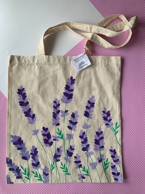 Canvas Bag Painting Ideas Flowers, Tote Bag Pattern Paint, Tote Bag Design Ideas Paint, Tote Bag Designs Paint, Cute Tote Bag Design Paint, Bag Painting Ideas Diy, Tote Bag Design Paint, Painted Tote Bag Aesthetic, Tote Bag Ideas Paint