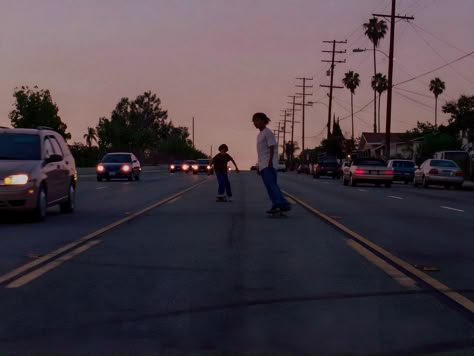 Mid90s Movie, Mid90s Aesthetic, 90s Films, Beautiful Cinematography, Mid 90's, Film Shots, Film Ideas, Mid 90s, Movie Shots