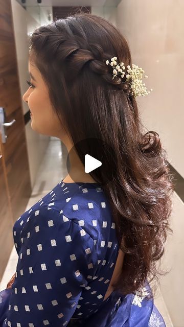 Hairstyles For Sister Engagement, Back Hairstyle For Indian Wedding, Floral Hairstyles Indian Wedding, Hair Styles For Engagements, Hairstyles For Gowns Western, Haïr Style Bride Wedding, Hairstyle In Saree For Wedding, Floral Dress Hairstyle, Different Hair Styles With Braids