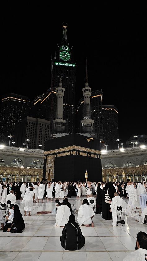 Mecca Beautiful Pics, Mecca Madinah Wallpaper, Muslim Asthetic Picture, Black Beautiful Wallpaper, Wallpaper Mekkah Aesthetic, Kaabah Makkah Wallpaper Aesthetic, Mekah Madinah Aesthetic, Mekkah Aesthetic Wallpaper, Mohammad Core