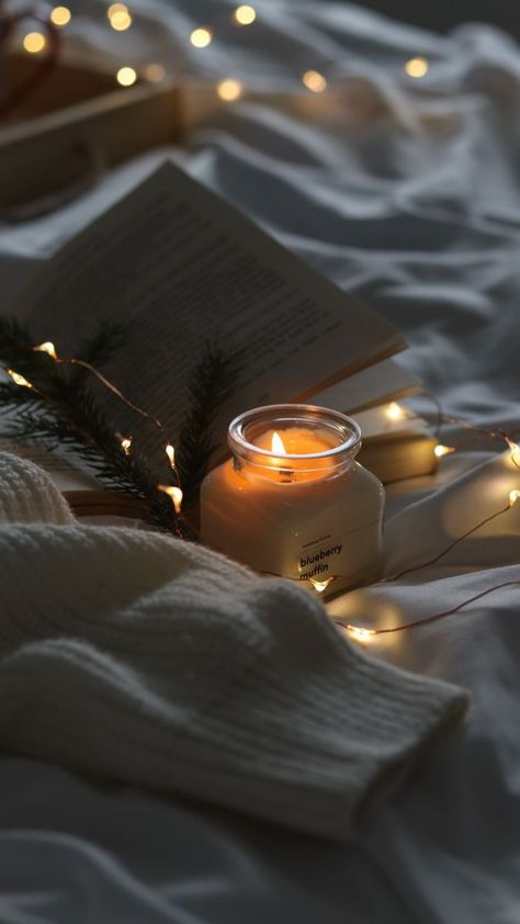 Cozy Christmas Candle Aesthetic, Dreamy Candle Aesthetic, Photography With Candles, Candles Aesthetic Christmas, Photo Ideas For Candles, Candle Photography Aesthetic, Candles Photoshoot Ideas, Aesthetic Candles Wallpaper, Candle Photo Ideas