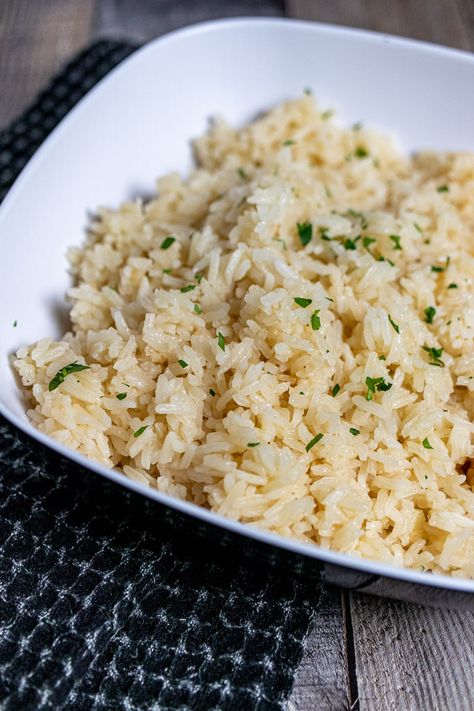 A quick and simple way to take bland and plain rice and make it really pop with flavor. Garlic fried rice is as simple to make as the name sounds: fry some garlic and mix into the rice. This simple recipe will ramp up a basic side dish and turn it into a new favorite...Read More Fried Garlic Rice, Plain Fried Rice Recipe Easy, Plain Fried Rice Recipe, Plain Fried Rice, Asian Sides, Meatless Dishes, Fried Rice Recipe Easy, Rice Side Dish Recipes, Plain Rice