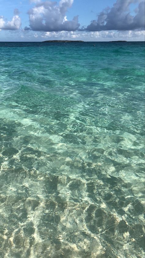 Water Beach Background, Clear Ocean Water Wallpaper, Bahamas Beach Aesthetic, Clear Ocean Water Aesthetic, Beach Pictures Water, Clear Ocean Aesthetic, Beach Water Pictures, Summer Water Wallpaper, Clear Water Wallpaper