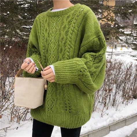 The 17 Best Outfits To Wear Home To Thanksgiving This Year - Society19 Green Oversized Sweater, Harajuku Aesthetic, Knit Sweater Outfit, Green Knit Sweater, Pull Oversize, Knitting Blogs, Green Retro, Y2k Aesthetic Outfits, Outfits To Wear