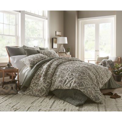 Linden Street Holland 3-pc. Duvet Cover Set, Color: Egret - JCPenney Neutral Bedding With Pop Of Color Blue, Quilt Styling, Green Comforter Bedroom, Green Comforter Sets, Light Gray Bedroom, King Size Comforter Sets, Green Comforter, Floral Comforter Sets, King Bedding