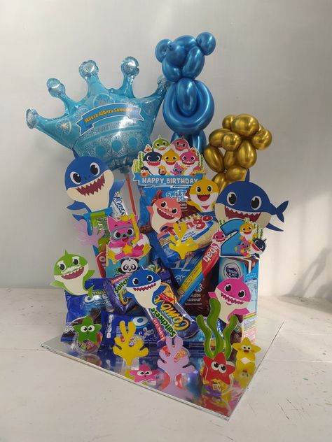 Tower Snack Birthday, Snack Cake Tower Birthday, Bucket Buah, Parcel Snack, Snack Tart, Hampers Snack, Ide Hampers, Shark Snacks, Snack Tower