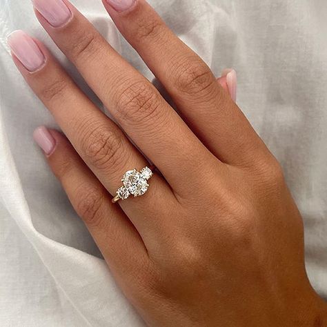 Reset Ideas, Engagement Rings Sale, Oval Diamond Ring, Moissanite Engagement Ring Oval, Three Stone Ring, Types Of Diamonds, Moissanite Earrings, Dream Engagement Rings, Three Stone Engagement