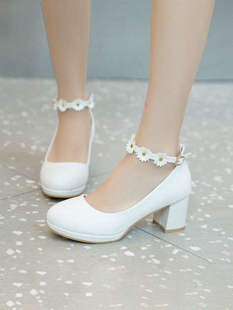 Daisy Floral Appliques Chunky Court Heels Girls High Heel Shoes, Heels Flower, Girls High Heels, Sweet Flowers, Flower Girl Shoes, Ankle Strap Block Heel, Court Heels, Chunky Heel Pumps, Flower Shoes