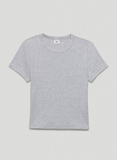 Basic Fitted Tees, Grey T Shirt Outfit, Aritzia Clothes, Grey Shirt Outfit, Hoodie Layout, Aritzia Shirt, Gray Shirt Outfit, Basic Tshirts, Grey Baby Tee