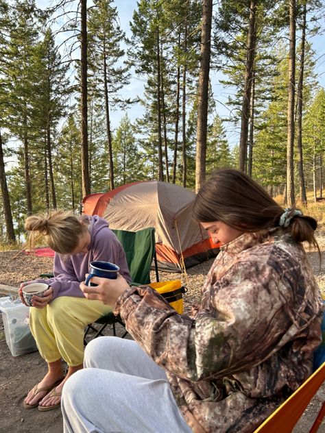 Camping Photo Inspiration, Friend Camping Aesthetic, Tent Camping Aesthetic Friends, Camp Site Aesthetic, Camping With Friends Aesthetic Tent, Camper Camping Aesthetic, Girly Camping Aesthetic, Camping Mom Aesthetic, Tent Camping For Beginners