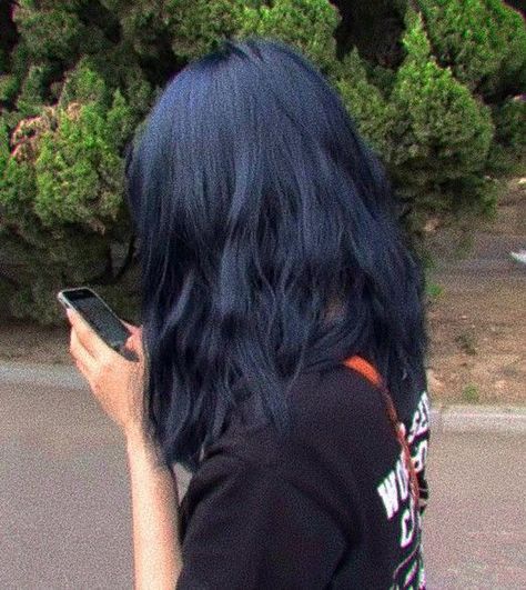 Blue Dark Brown Hair, Raven Blue Hair Color, Navy Dyed Hair, Colerd Hair Ideas, Dark Blue Hair On Brown Hair, Darkest Blue Hair, Dark Denim Blue Hair, Dark Blue Hair Dye On Brown Hair, Black Blue Hair Dye