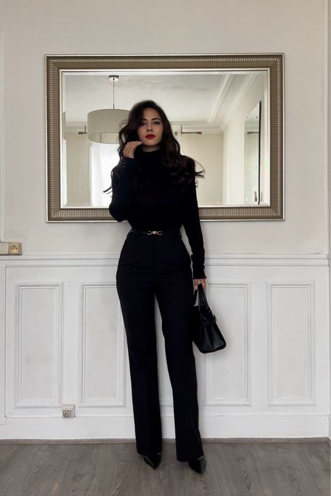 Womens Slacks Outfits Business, Pharmaceutical Sales Rep Outfit, Hostess Outfit Restaurant Classy, Elegantes Party Outfit, Classy Black Outfits, Black Work Outfit, Outfits Leggins, Professional Outfits Women, Business Outfits Women