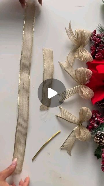 Paper Flower Projects, How To Make A Ribbon Bow, Bows For Presents, Ribbon Bow Tutorial, Flower Projects, Christmas Bows Diy, Homemade Bows, Ribbon Crafts Diy, Bows Diy Ribbon