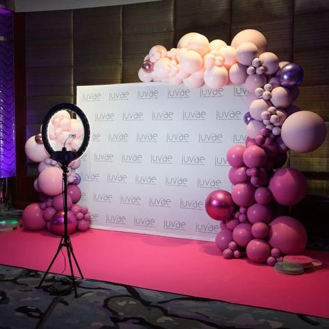 Event Design Inspiration Decor, Pink Media Wall, Business Banners Ideas Booth Displays, Beauty Event Decor, Clothing Launch Party Ideas, Business Party Decorations, Fashion Launch Event Ideas, Cool Event Ideas, Salon Launch Party Ideas