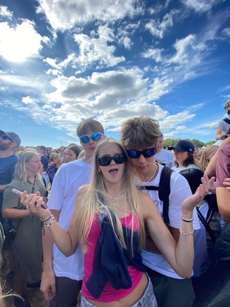 #british #summer British Summer, Concert Aesthetic, Summer Goals, Cute Friend Photos, Festival Vibes, Dream Lifestyle, Friend Photoshoot, Summer Dream