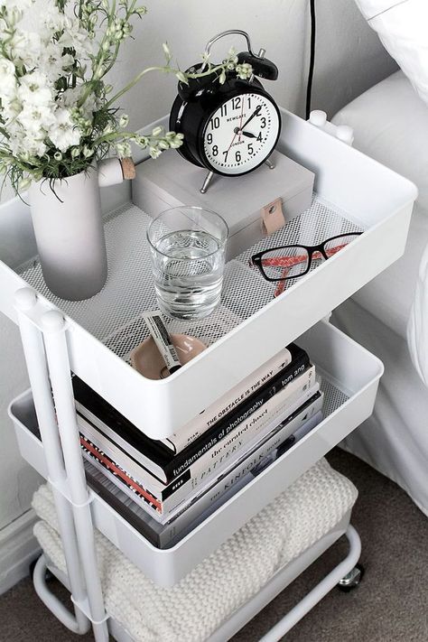 Small Bedroom Storage, Diy Bench, Tiny Bedroom, Stylish Bedroom, Room Inspiration Bedroom, Discount Furniture, Room Ideas Bedroom, Organization Bedroom, Bedroom Storage