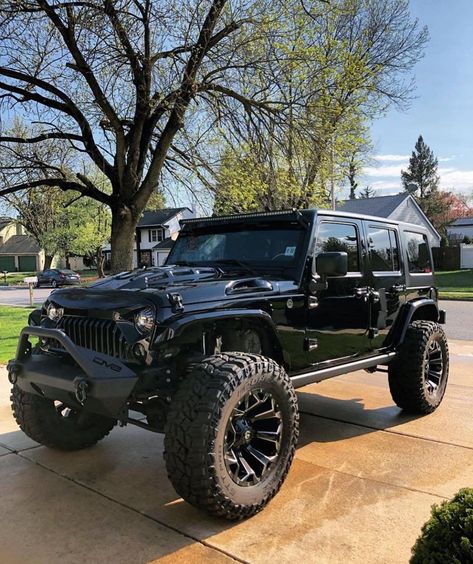 Black Jeeps, Black Jeep Wrangler, French Style Home, Jeep Lifestyle, Cars Jeep, Custom Jeep Wrangler, Jeep Mods, New Luxury Cars, Black Jeep