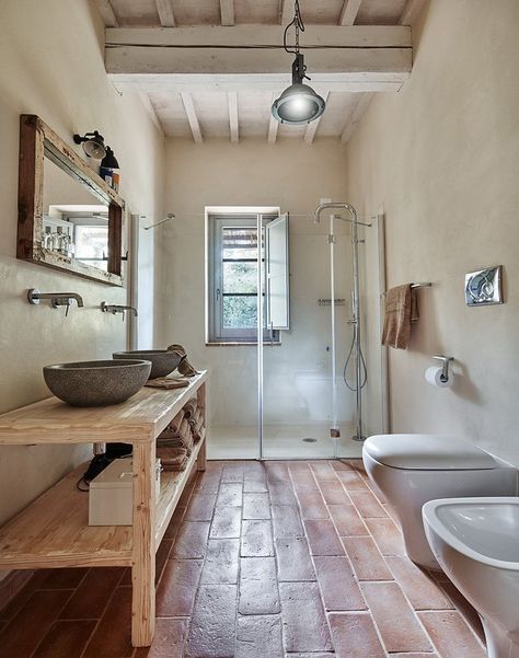 Gallery of Pozza - Piegaro / Italy / 2012 | Picture 9 | Tuscan Bathroom, Italian House, Attic Bathroom, Bathroom Design Inspiration, Spanish Style Homes, Rustic Bathroom, French House, House Bathroom, Shower Room