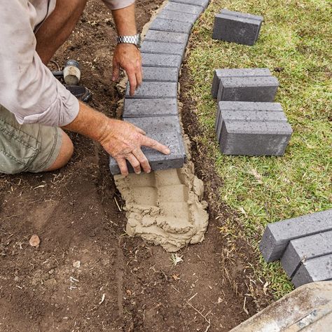 How to turn your garden "a-round" | Better Homes and Gardens Backyard Walkway Landscaping, Garden Patios And Paths, Round Garden Bed Ideas Front Yards, Circle Garden Ideas, Entrance Courtyard Ideas, Curved Garden Path Ideas, Diy Round Patio, Round Paving Stone Ideas, Round Lawn Small Garden