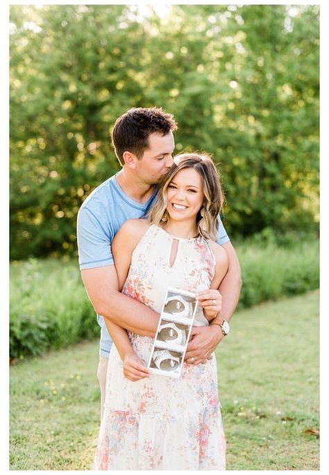 Couples Announcement Pictures, Picture With Ultrasound Photo Ideas, Couple Maternity Pictures Ultrasound, Maternity Photography Poses With Ultrasound, Maternity Photography Ultrasound Picture, Ultrasound Picture Ideas Announcement, Ultrasound Reveal Pictures, Pregnant Announcement Photos, Baby Sonogram Pictures Photo Ideas