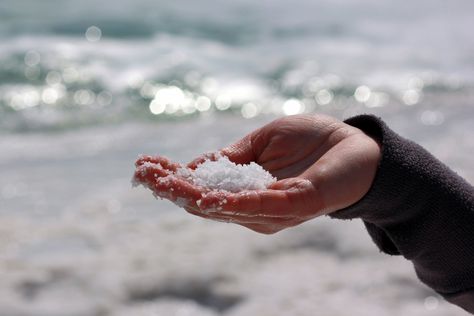 Sea Salt Contains Microplastics, but Should You Be Concerned? Clear Bad Energy, Food Life Hacks, Salt Photography, Bad Energy, Elephant Journal, Body Hygiene, Tech Company, Dead Sea Salt, Table Salt