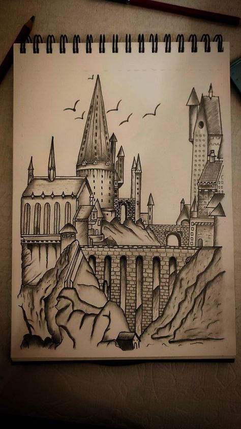 Pencil sketch Sketch Harry Potter, Hogwarts Castle Drawing, Hogwarts Sketch, Harry Potter Drawings Easy, Harry Potter Sketch, Stile Harry Potter, Harry Potter Art Drawings, Harry Potter Painting, Images Harry Potter