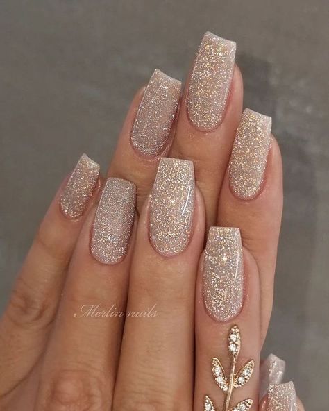 If you are looking for the best champagne wedding nails, we've got you covered. Please keep reading to uncover what we have for you. #wedding #bride #weddingforward #weddingnails #ChampagneWeddingNails Wedding Nails Champagne Ivory, Winter Wedding Nails, Champagne Nails, Bridal Nails Designs, Bridesmaids Nails, Nail Colors Winter, Smink Inspiration, Wedding Nails Design, Sparkle Nails