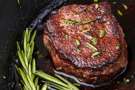 This Is How Every Good Steakhouse Makes Their Filet MignonDelish Best Filet Mignon Recipe, Filet Mignon Recipes, Steak Fajitas, Where's The Beef, Skirt Steak, Prime Rib, Beef Steak, Iron Skillet, Beef Dishes