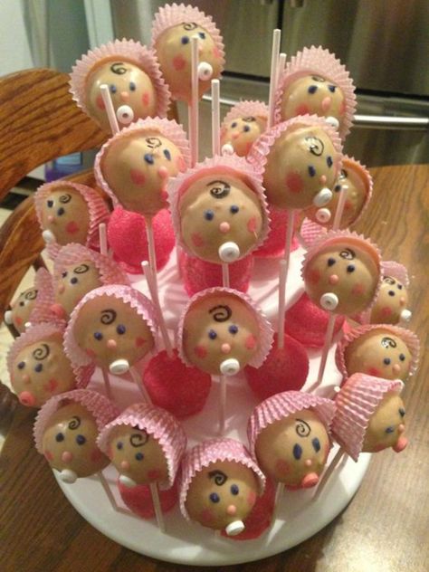 Baby Shower Simple, Easy Baby Shower, Baby Shower Food For Girl, Baby Shower Fruit, Baby Shower Snacks, Idee Babyshower, Decorações Com Comidas, Baby Shower Cake Pops, Baby Shower Treats