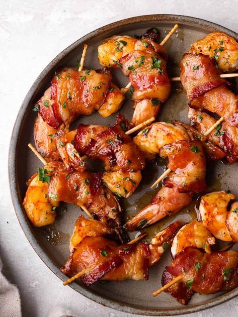 Sweet and Savory Bacon Wrapped Shrimp Bacon Wrapped Shrimp Appetizers, Bacon Wrap Shrimp Recipes, Shrimp Wraps, Wrapped Shrimp, Bacon Roll, Bacon Wrapped Shrimp, Wrapped In Bacon, Shrimp Appetizers, Bacon Appetizers