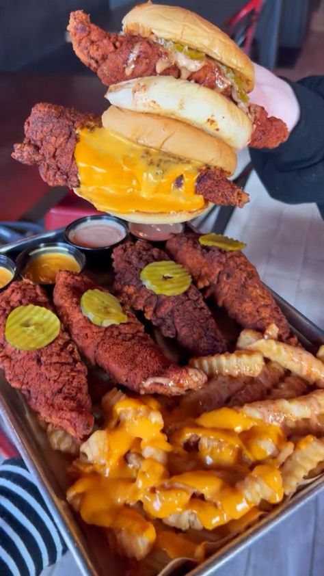 Houston Food Restaurants, Houston Eats, Houston Foodie, Houston Food, Restaurants Food, Food Spot, Hot Chicken, Food Places, Foodie Travel