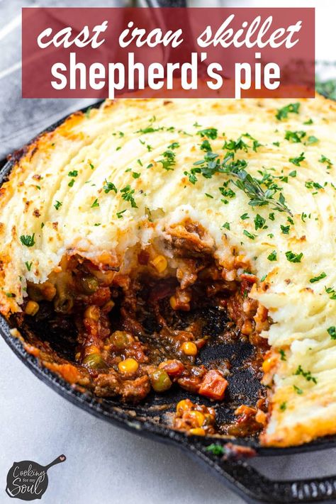 Cast Iron Skillet Recipes Dinner, Shepards Pie Recipe, Crisp Topping, Cast Iron Skillet Cooking, Vegan Shepherds Pie, Iron Skillet Recipes, Shepherds Pie Recipe, Cast Iron Skillet Recipes, Cast Iron Recipes