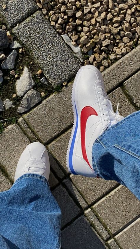 Shoes Ig Story, Nike Cortez Outfit, Nike Cortez Shoes, Cortez Shoes, Crocs Flip Flops, Estilo Cholo, Nike Sacai, Classic Cortez, Nike Classic Cortez