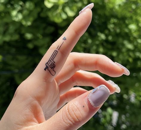 Middle Finger Tattoo For Women, Inner Finger Tattoos Words, Middle Finger Tattoo, Side Finger Tattoos, Inner Finger Tattoo, Finger Tattoos Words, Simple Finger Tattoo, Finger Tattoo Ideas, Middle Finger Tattoos