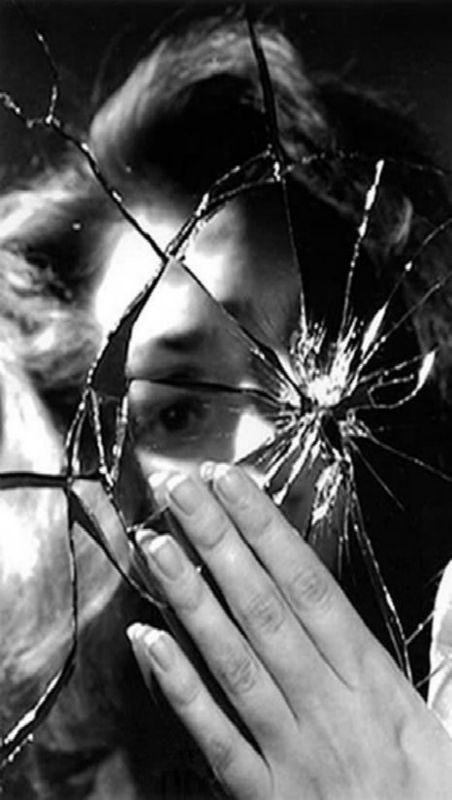 Shattered Mirror, Mirror Photography, Reflection Art, Broken Mirror, Reflection Photography, Gcse Art, Broken Glass, Ap Art, A Level Art