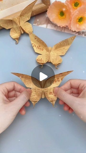 Butterfly Paper Art, Origami Butterfly Easy, Paper Butterfly Crafts, Diy Paper Butterfly, Paper Folding Art, Origami Paper Folding, Butterfly Birthday Cards, Butterfly Craft, Creative Origami