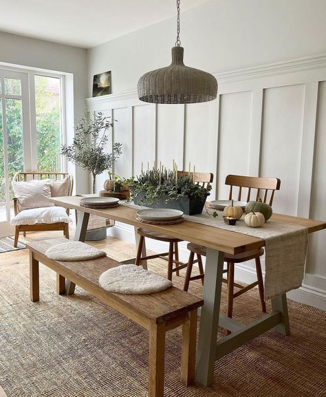 The Cotswold Company | The perfect dining table to gather friends and family around, our Chester Dove Grey trestle table sits beautifully in Katie's dining room… | Instagram Cottage Dining Rooms, Modern Farmhouse Dining Room, Family Dining Rooms, Modern Farmhouse Dining, Dinning Room Design, Rustic Dining Room, Trestle Table, Dining Room Storage, Farmhouse Dining Table