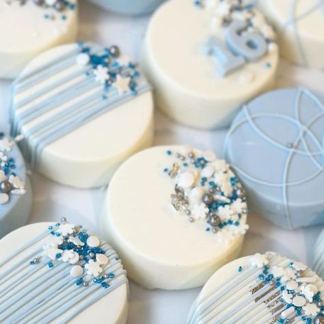 Lauren | SweetsbySmooches 🍭 on Instagram Sweet 16 Winter, Cake Pop Designs, Chocolate Covered Pretzel Rods, White Desserts, Baby Shower Treats, Blue Cookies, Blue Desserts, Shower Desserts, Chocolate Covered Treats