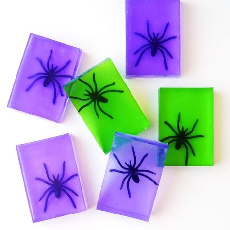 Diy Jelly Soap Recipe, Soap Jellies, Lush Shower Jelly, Diy Halloween Spider, Ghost Lollipops, Toe Up Socks, Diy Lush, Diy Jelly, Soap Queen