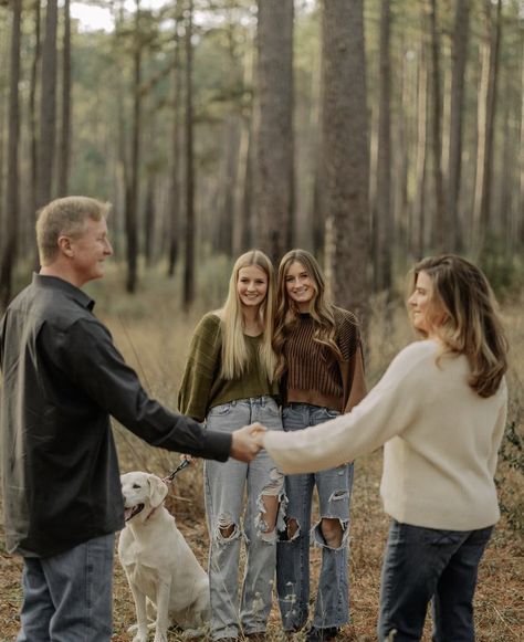 Family Poses 4 People, Posing Family Of 4 Adults, Family Pictures In November, Outdoor Family Photos Adults, 5 Kids Family Pictures, Family Of 4 With Teenagers Picture Poses, Family Photos With Middle Schoolers, Posing 3 People, Family Poses Photography For 4 Adults