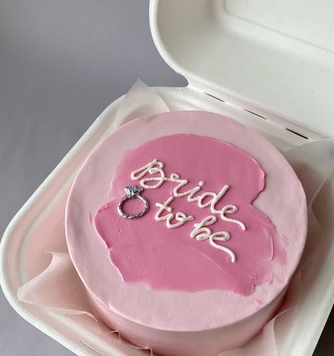 Bride To Be Cakes Ideas, Bachlorette Cakes, Bachelor Party Cakes, Bride To Be Cake, Hen Party Cakes, Bridal Shower Bachelorette Party Ideas, Bachelorette Cake, Decoration For Party, Simple Bridal Shower