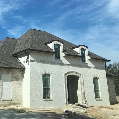 Christine.Z.G on Instagram: “Well, this happened over the weekend!! We did a mortar wash (sack finish) on the front. I went back and forth on whether I was going to do…” Logan Canyon Brick, Light Shutters, German Smear Brick Exterior, German Smear, Light Brick, Brick Arch, Brick Architecture, White Brick, Updating House